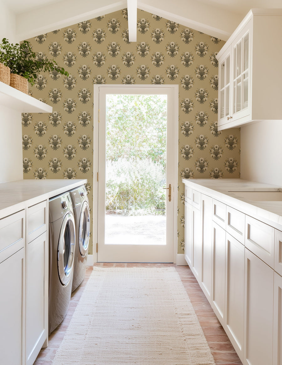 Elegant Daffodils Wallpaper