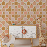 Retro Flower Checkered Wallpaper – Playful 60s Design in Warm Tones